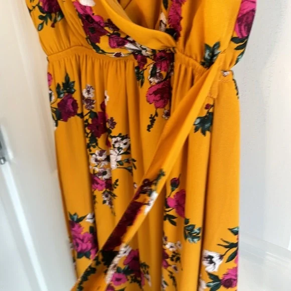 One Clothing Yellow with Magenta Flowers Summer/ Spring Dress, Size Small - Picture 4 of 11